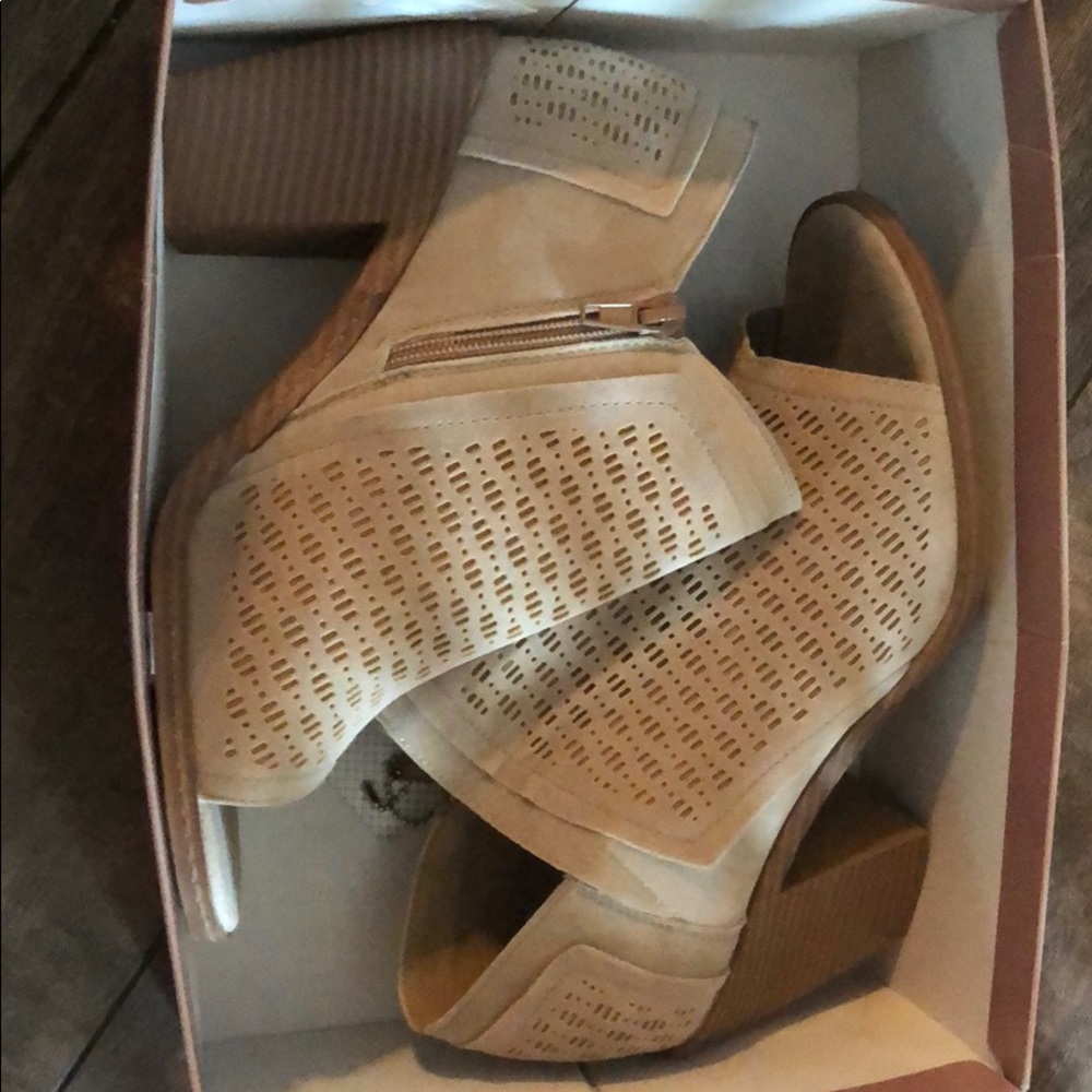 Booties - Picture 4 of 5